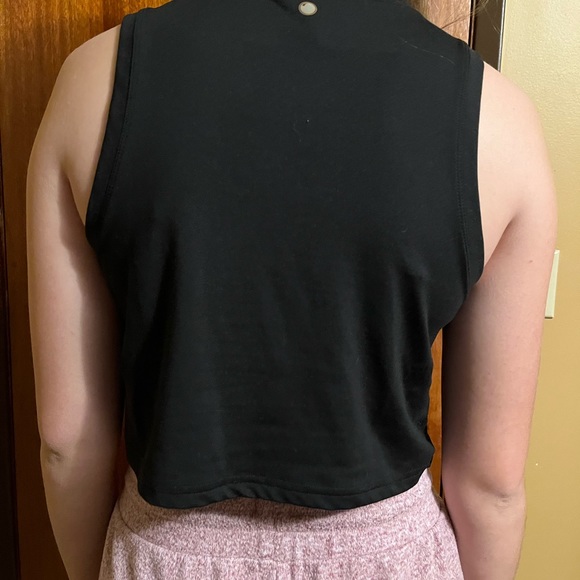 Athletic Crop top - Picture 2 of 2
